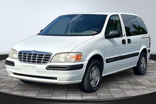 2000 Chevrolet Venture LS in Bright White — front three-quarter view