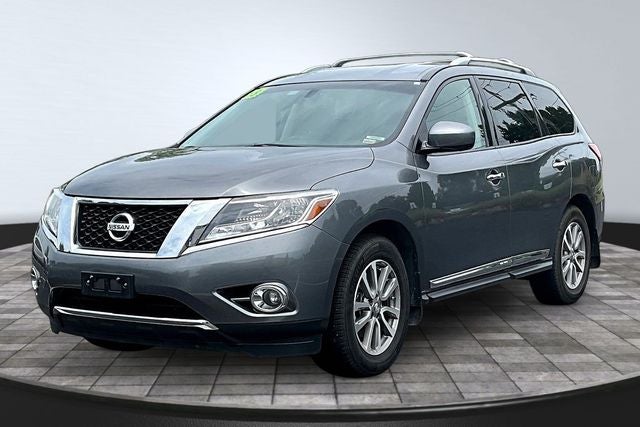 2015 Nissan Pathfinder SL in Gun Metallic — front three-quarter view