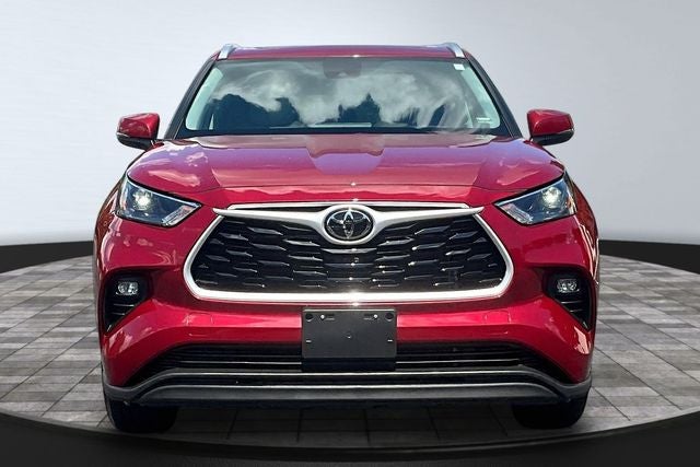 2022 Toyota Highlander — side profile view