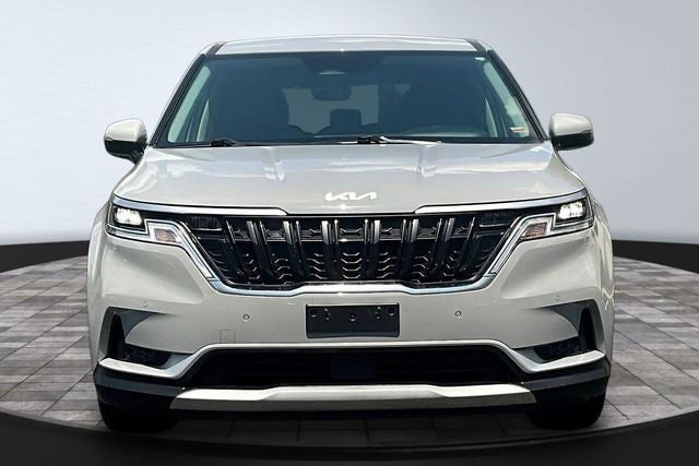 2022 Kia Carnival — side profile view